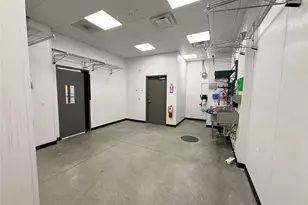 2021 Freeway Dr, Mount Vernon, WA 98273 - Photo 12