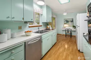 19222 38th Pl NE, Lake Forest Park, WA 98155 - Photo 14