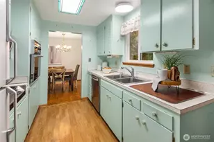 19222 38th Pl NE, Lake Forest Park, WA 98155 - Photo 16