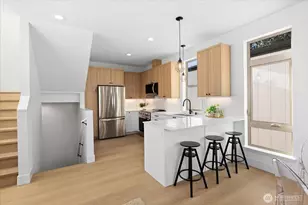 12044 Hiram Pl NE, Seattle, WA 98125 - Photo 2