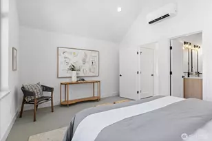 12044 Hiram Pl NE, Seattle, WA 98125 - Photo 10