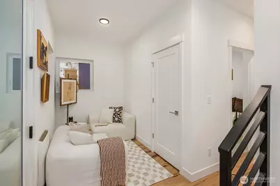 1827 14th Avenue #B, Seattle, WA 98122 - Photo 2