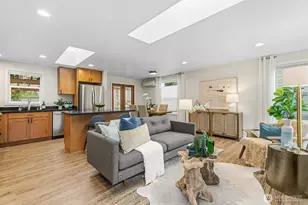 10731 Dayton Ave N, Seattle, WA 98133 - Photo 12