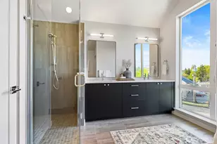 9752 B Holman Road NW, Seattle, WA 98117 - Photo 6