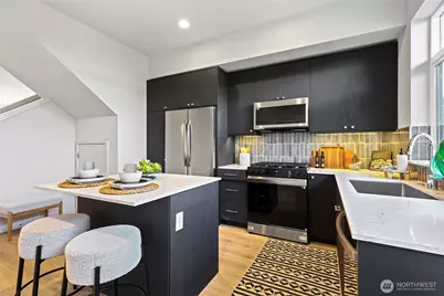 9752 B Holman Road NW, Seattle, WA 98117 - Photo 4