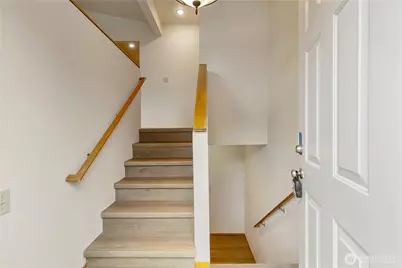 2078 SE 8th Drive, Renton, WA 98055 - Photo 2