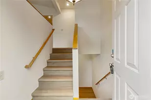 2078 SE 8th Dr, Renton, WA 98055 - Photo 2