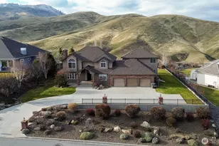 1918 Broadview, Wenatchee, WA 98801 - Photo 2