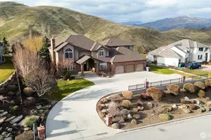 1918 Broadview, Wenatchee, WA 98801 - Photo 1