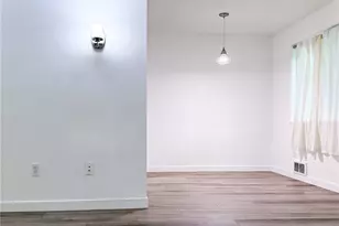 12230 SE 60th St, Bellevue, WA 98006 - Photo 4