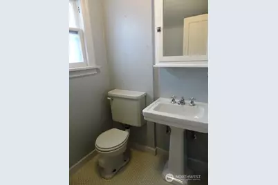 8023 18th Avenue NE, Seattle, WA 98115 - Photo 12