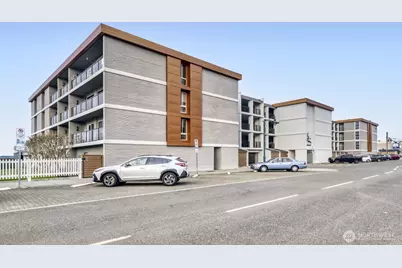 610 Front Street #201, Mukilteo, WA 98275 - Photo 2