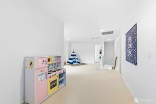 24823 SE 19th St, Sammamish, WA 98075 - Photo 14