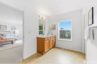 24823 SE 19th Street, Sammamish, WA 98075 - Photo 20