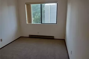 11755 Greenwood Ave N, Seattle, WA 98133 - Photo 12