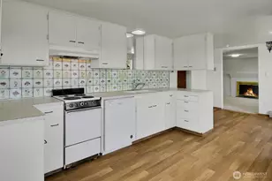 10742 Lakeside Ave NE, Seattle, WA 98125 - Photo 26