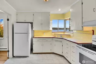 10742 Lakeside Ave NE, Seattle, WA 98125 - Photo 10