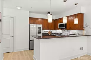 51 Pine St, Edmonds, WA 98020 - Photo 12