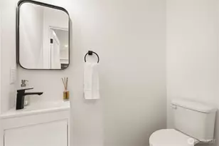 3819 B Fremont Ave N, Seattle, WA 98103 - Photo 12