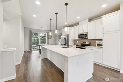 13717 Admiralty Way #J1, Lynnwood, WA 98087 - Photo 8