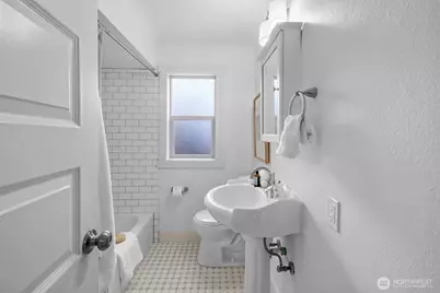 8001 23rd Avenue NW, Seattle, WA 98117 - Photo 14