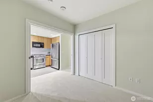 76 Cedar St, Seattle, WA 98121 - Photo 10