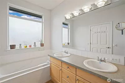 1704 135th Street E, Tacoma, WA 98445 - Photo 18