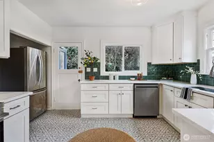 1902 NW 83rd St, Seattle, WA 98117 - Photo 10