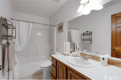 16408 38th Avenue E, Tacoma, WA 98446 - Photo 18