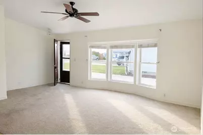 309 5th Avenue SE, Ephrata, WA 98823 - Photo 2