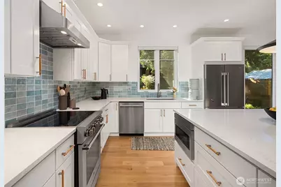 10419 41st Avenue SW, Seattle, WA 98146 - Photo 10