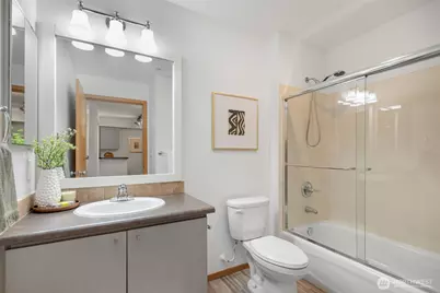 1125 E Olive Street #504, Seattle, WA 98122 - Photo 22