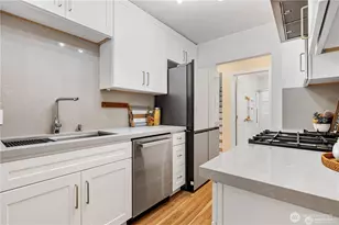 6026 35th Ave NE, Seattle, WA 98115 - Photo 8