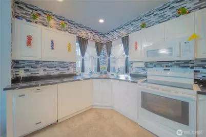 5615 S 233rd Street, Kent, WA 98032 - Photo 6