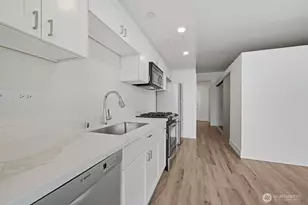 2911 2nd Ave, Seattle, WA 98121 - Photo 8