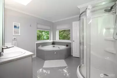 12117 Clearview Drive, Edmonds, WA 98026 - Photo 22