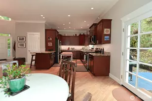 12117 Clearview Dr, Edmonds, WA 98026 - Photo 10