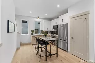 1255 NE 100th St, Seattle, WA 98125 - Photo 16