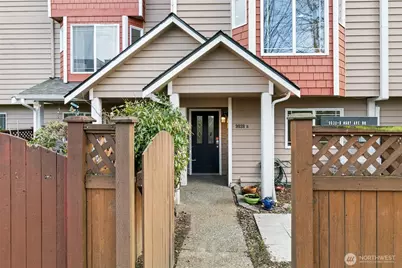 9038 Mary Avenue NW #B, Seattle, WA 98117 - Photo 2