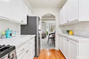 9038 Mary Ave NW, Seattle, WA 98117 - Photo 10