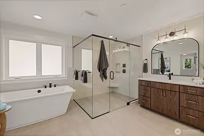 815 130th Avenue NE, Bellevue, WA 98005 - Photo 24