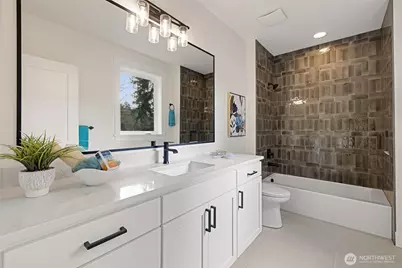 815 130th Avenue NE, Bellevue, WA 98005 - Photo 6