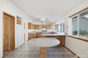 1351 E Island Lake Dr, Shelton, WA 98584 - Photo 10