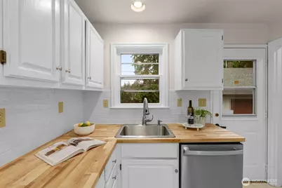 3110 NE 84th Street, Seattle, WA 98115 - Photo 10