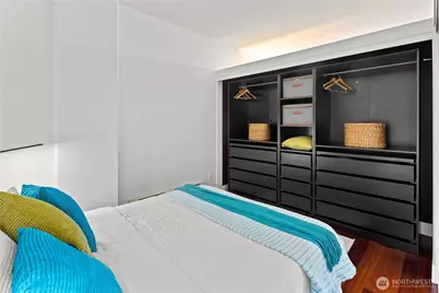 2911 2nd Avenue #810, Seattle, WA 98121 - Photo 16