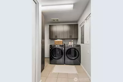 17 W Mercer Street #302, Seattle, WA 98119 - Photo 22