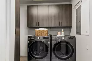 17 W Mercer St, Seattle, WA 98119 - Photo 22