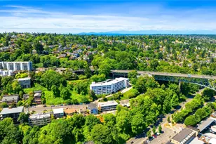 2565 Dexter Ave N, Seattle, WA 98109 - Photo 30