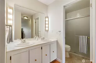 2565 Dexter Ave N, Seattle, WA 98109 - Photo 16