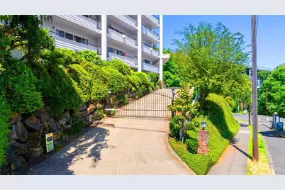 2565 Dexter Avenue N #103, Seattle, WA 98109 - Photo 34